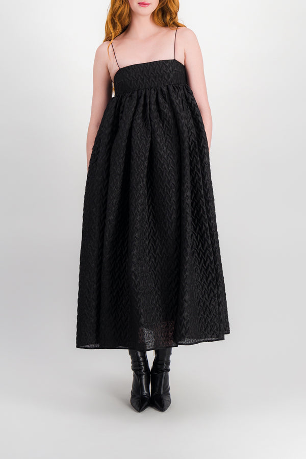 Voluminous strap midi dress